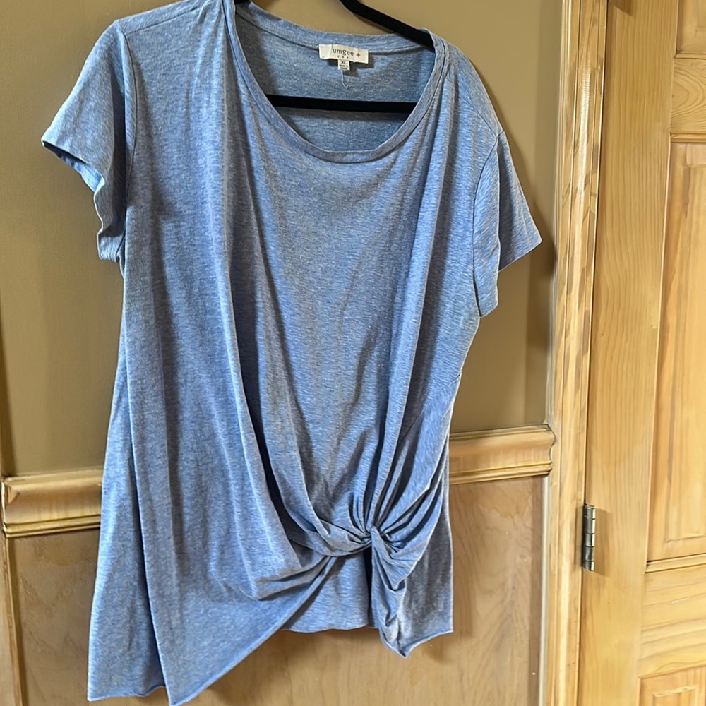 Umgee XL gathered light blue top